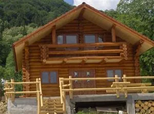 Case din lemn masiv - Comuna Bistra / Alba