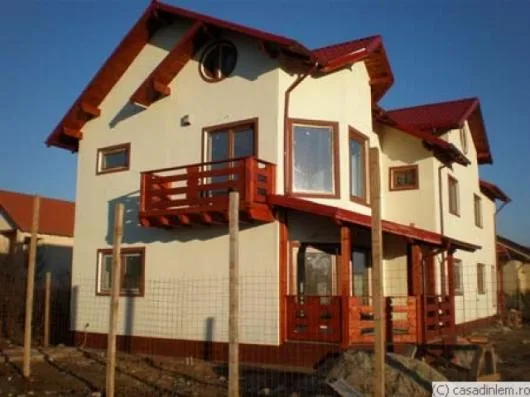 Constructii case pe structura de lemn Campulung - Arges
