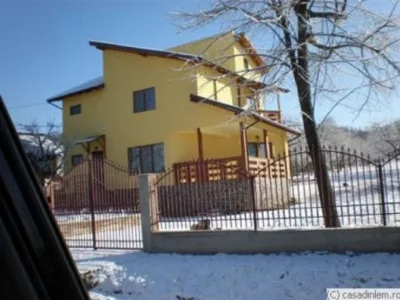 Constructii case pe structura de lemn Campulung - Arges