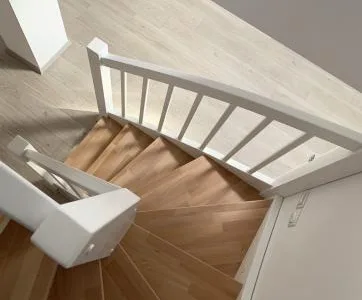 Scari - trepte si panouri decorative din lemn masiv - Zarnesti / Brasov
