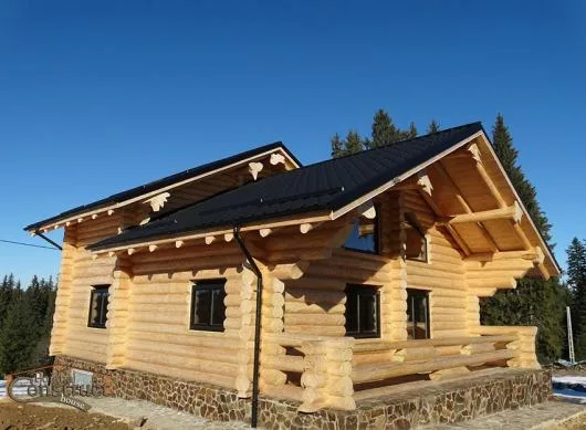 Constructii case din lemn rotund - Suceava