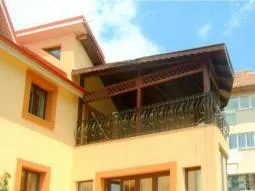 Case de locuit si case de vacanta din lemn - Comanesti / Bacau