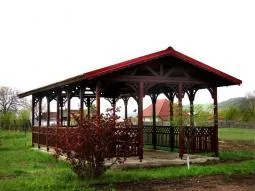 Case de locuit si case de vacanta din lemn - Comanesti / Bacau