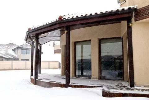 Ferestre si usi din lemn stratificat - Braila