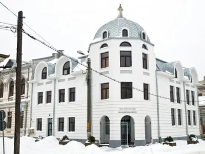 Ferestre si usi din lemn stratificat - Braila