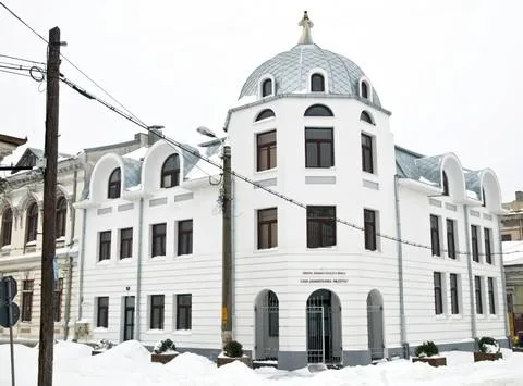Ferestre si usi din lemn stratificat - Braila