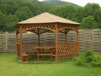 Ferestre - usi - mobilier - scari din lemn - Neagra Sarului / Suceava