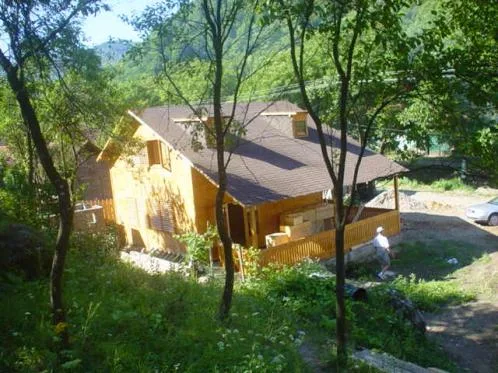 Ferestre - usi - mobilier - scari din lemn - Neagra Sarului / Suceava