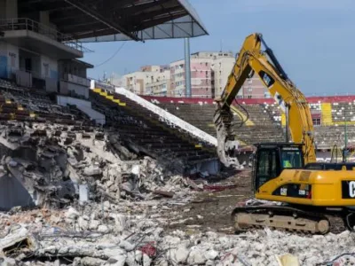 Dezmembrari si demolari industriale - colectare deseuri Bucuresti