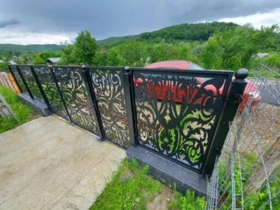 Garduri - porti - balustrade si grilaje din fier forjat - Varbilau / Prahova