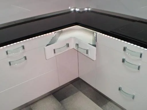 Distributie PAL - feronerie si accesorii mobilier - Bucuresti