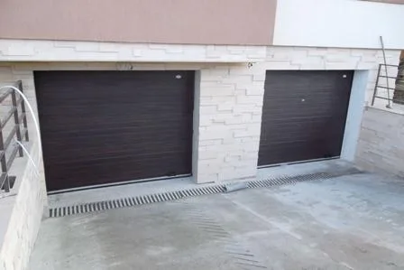 Usi de garaj rezidentiale si industriale si automatizari pentru usi - Gilau / Cluj