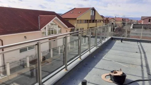 Balustrade din aluminiu eloxat si sticla securizata - Cluj Napoca