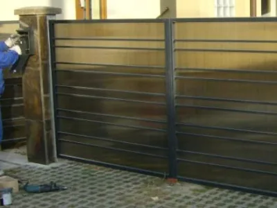 Usi garaj - confectii metalice - porti - usi - garduri - Arad