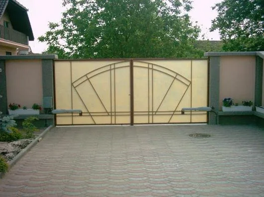 Usi garaj - confectii metalice - porti - usi - garduri - Arad