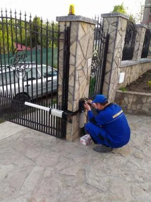Instalator usi de garaj - industriale - mecanisme de actionare electrica - Suceava