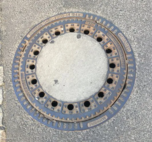 Capace si gratare pentru camin de canalizare - gratare de protectie - Oradea