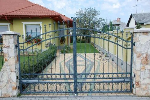 Construcții