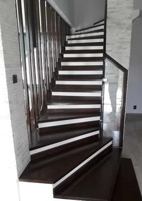 Parchet masiv si scari interioare din lemn - Buzau