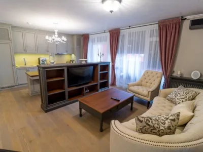 Mobilier din lemn masiv la comanda - Arad