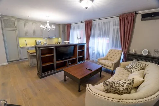 Mobilier din lemn masiv la comanda - Arad