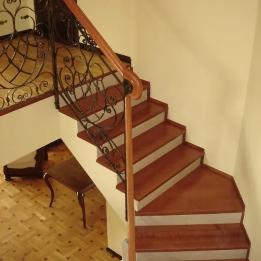 Mobilier din lemn masiv la comanda - Arad