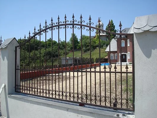 Garduri - balustrade - porti - mobilier - Bucuresti