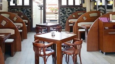 Usi - ferestre - mobilier si scari din lemn masiv - Sighetu Marmatiei / Maramures