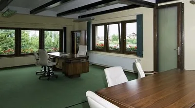 Usi - ferestre - mobilier si scari din lemn masiv - Sighetu Marmatiei / Maramures
