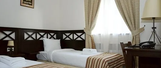 Usi - ferestre - mobilier si scari din lemn masiv - Sighetu Marmatiei / Maramures