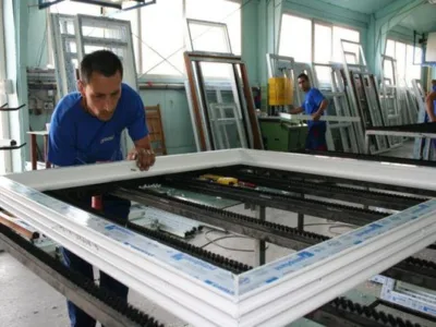 Sisteme de ferestre si usi cu geam termopan - Petrosani / Hunedoara