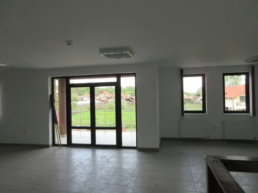 Comercializeaza si monteaza tamplarie din PVC - Bistrita