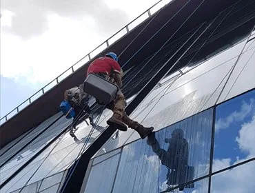 Servicii Alpinisti Utilitari Bucuresti