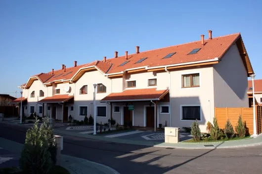 Tamplarie PVC si aluminiu - fatade ventilate - pereti cortina - Deva