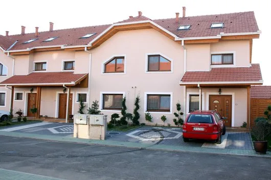 Tamplarie PVC si aluminiu - fatade ventilate - pereti cortina - Deva