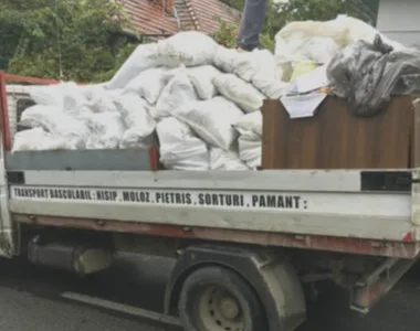 Gunoi - mobila veche - moloz - nisip - pietris Bucuresti