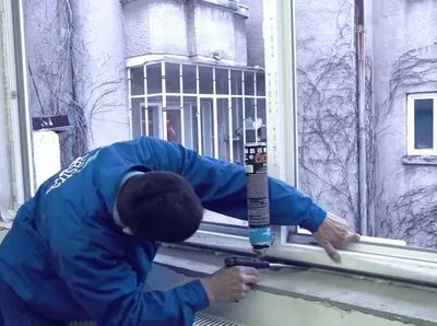 Ferestre si usi din lemn triplustratificat - Turda / Cluj