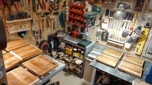 Atelier tamplarie obiecte unice din lemn masiv la comanda - Bucuresti