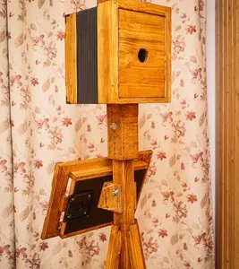 Atelier tamplarie obiecte unice din lemn masiv la comanda - Bucuresti