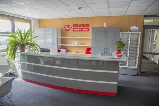 Mobilier locuinte - spatii comerciale - birouri - Brasov