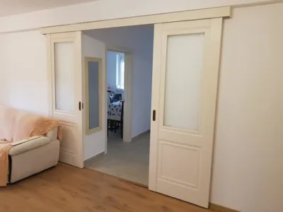 Usi modulare din lemn masiv - Popesti Leordeni / Ilfov