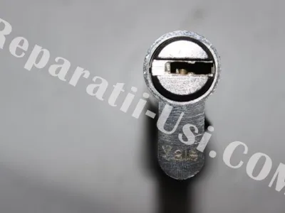 Deblocari usi Bucuresti