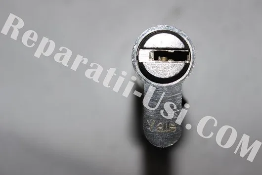 Deblocari usi Bucuresti