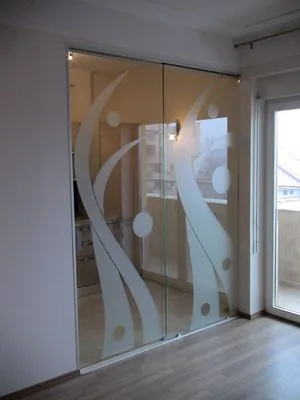 Amenajari interioare cu sticla securizata - Bucuresti