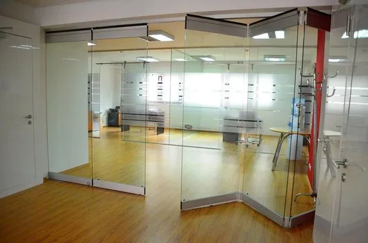 Amenajari interioare cu sticla securizata - Bucuresti