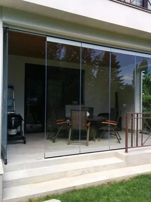 Amenajari interioare cu sticla securizata - Bucuresti