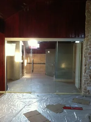 Amenajari interioare cu sticla securizata - Bucuresti