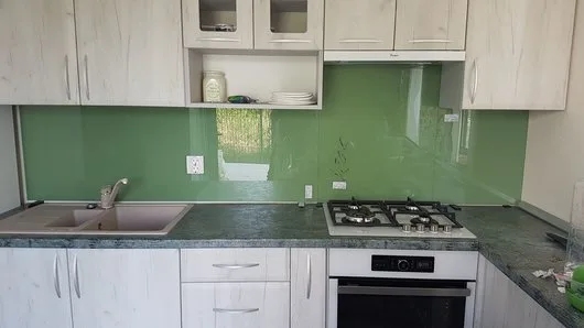 Amenajari interioare cu sticla securizata - Bucuresti