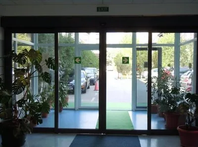 Usi de garaj - usi industriale - bariere - automatizari de porti - Bucuresti