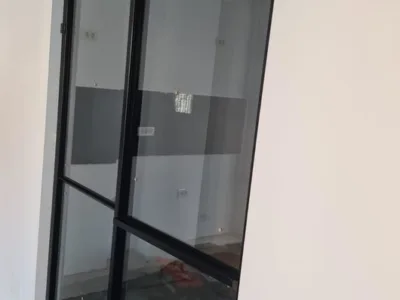 Mobilier - usi si compartimentari din sticla - Bucuresti